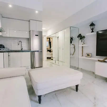 Modern Salon Tesalónica